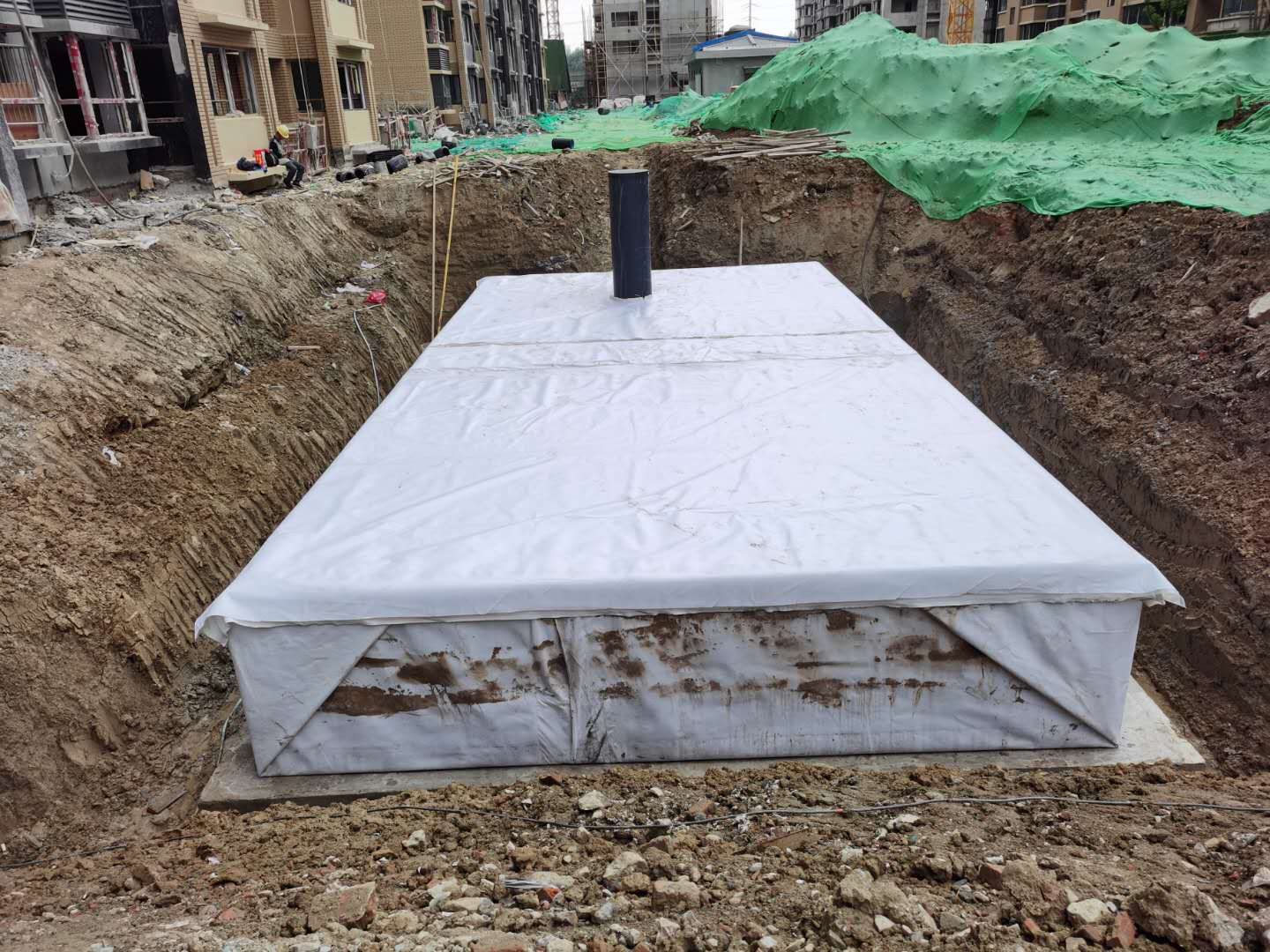 金鳳梧桐華苑雨水收集回用系統(tǒng)簽約并施工5