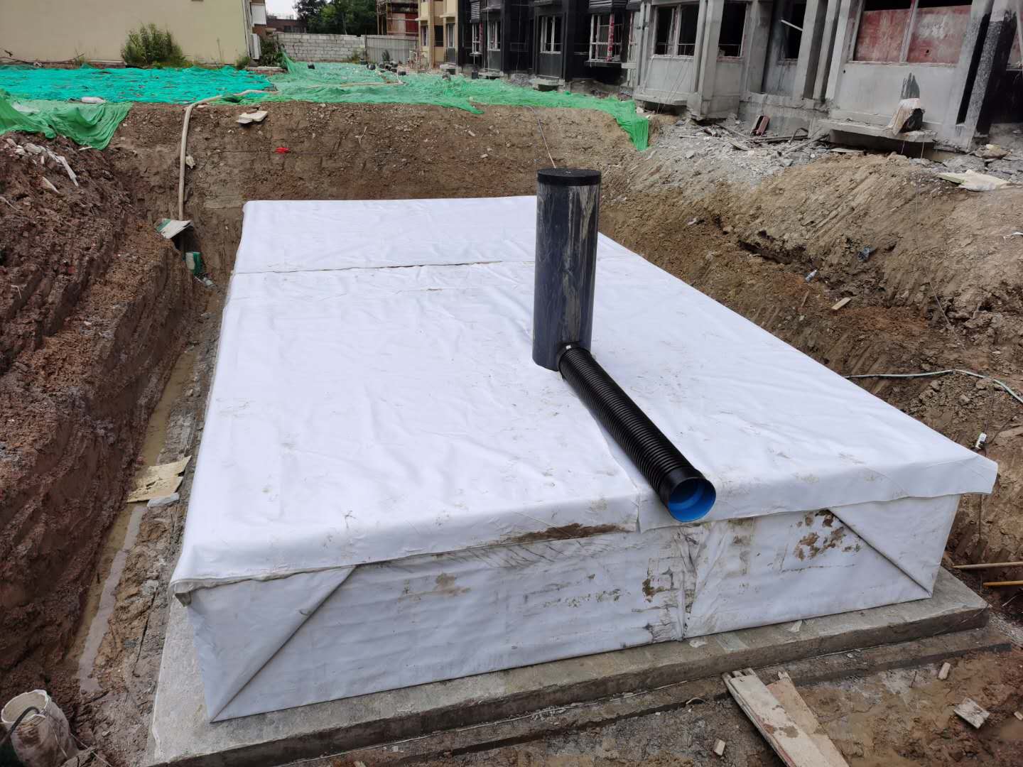 金鳳梧桐華苑雨水收集回用系統(tǒng)簽約并施工6