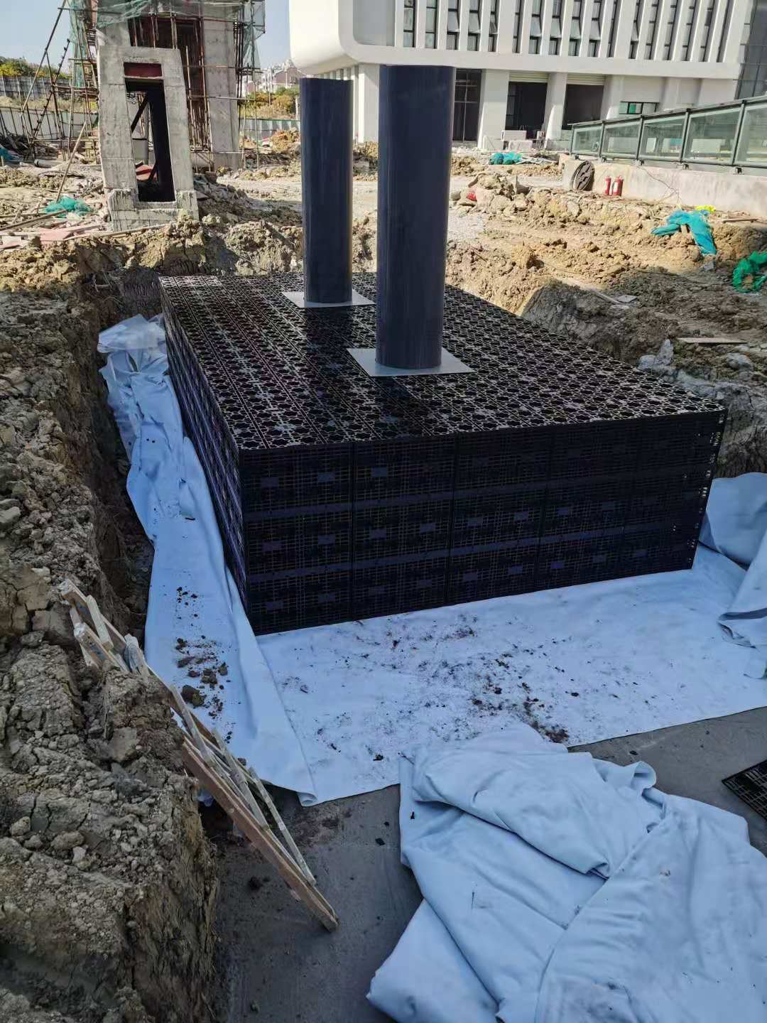江蘇淮安國聯(lián)醫(yī)療衛(wèi)生服務(wù)中心項目雨水收集回用系統(tǒng)施工3